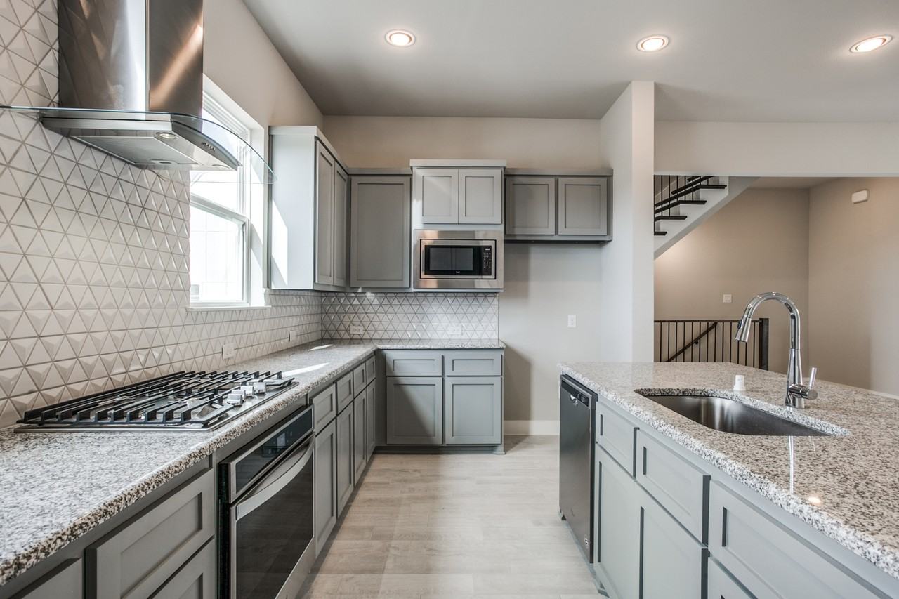 2468 Carmelita St #A - Photo 5 of 13