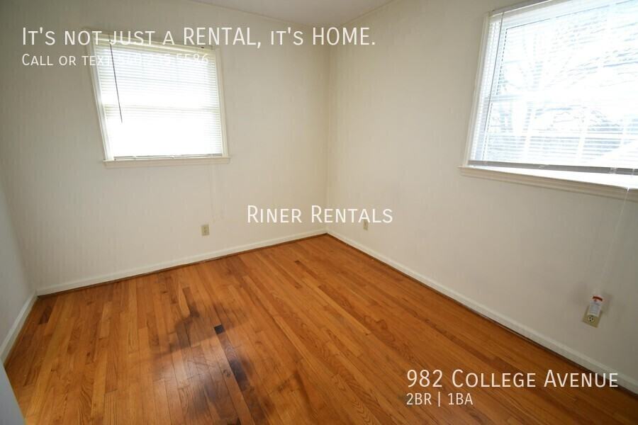 982 College Ave - Photo 4 of 6