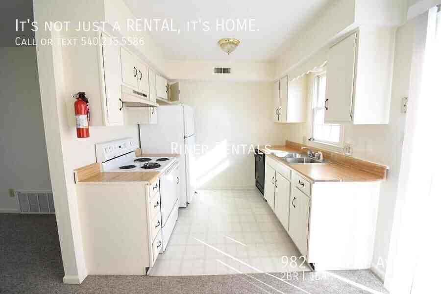 982 College Ave - Photo 6 of 6