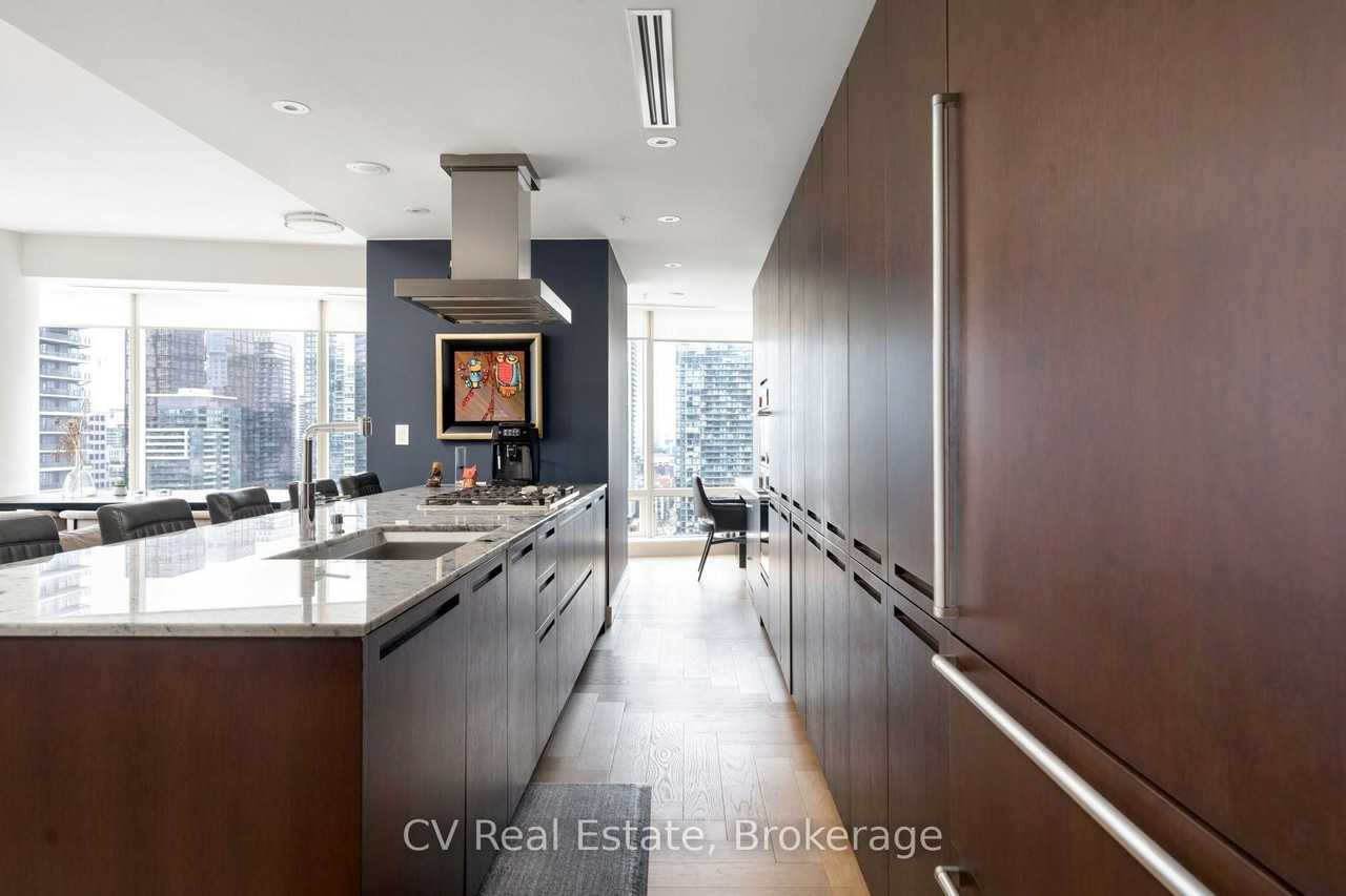 180 University Avenue - Photo 2