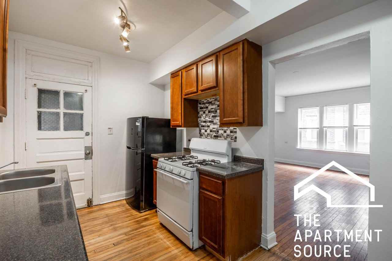 7350 N Damen Ave #G - Photo 2 of 14