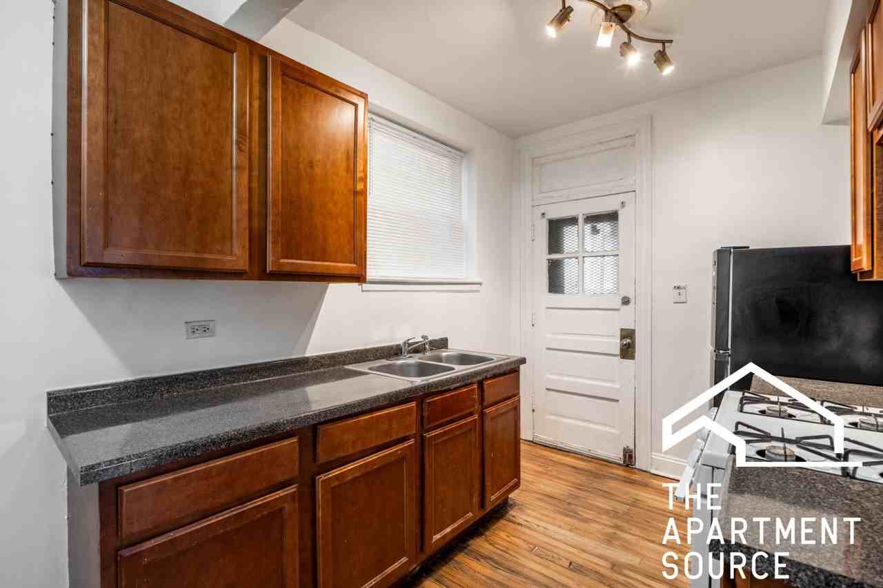 7350 N Damen Ave #G - Photo 3 of 14