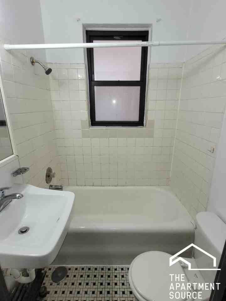 948 W Cuyler Ave #106 - Photo 5 of 13