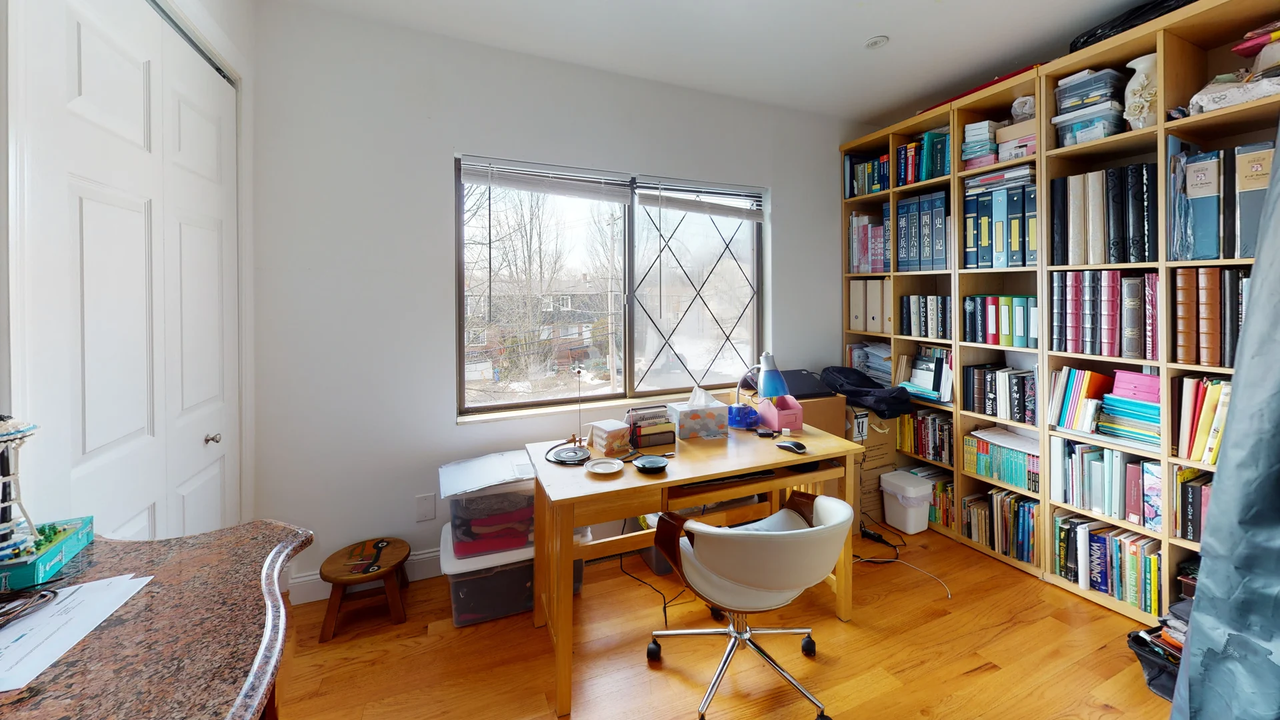 22-24 Broadlawn Park - Photo 5 of 18