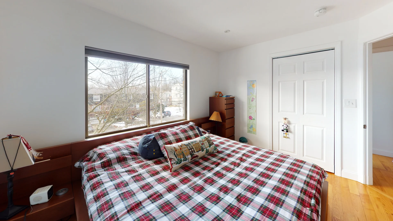 22-24 Broadlawn Park - Photo 7 of 18