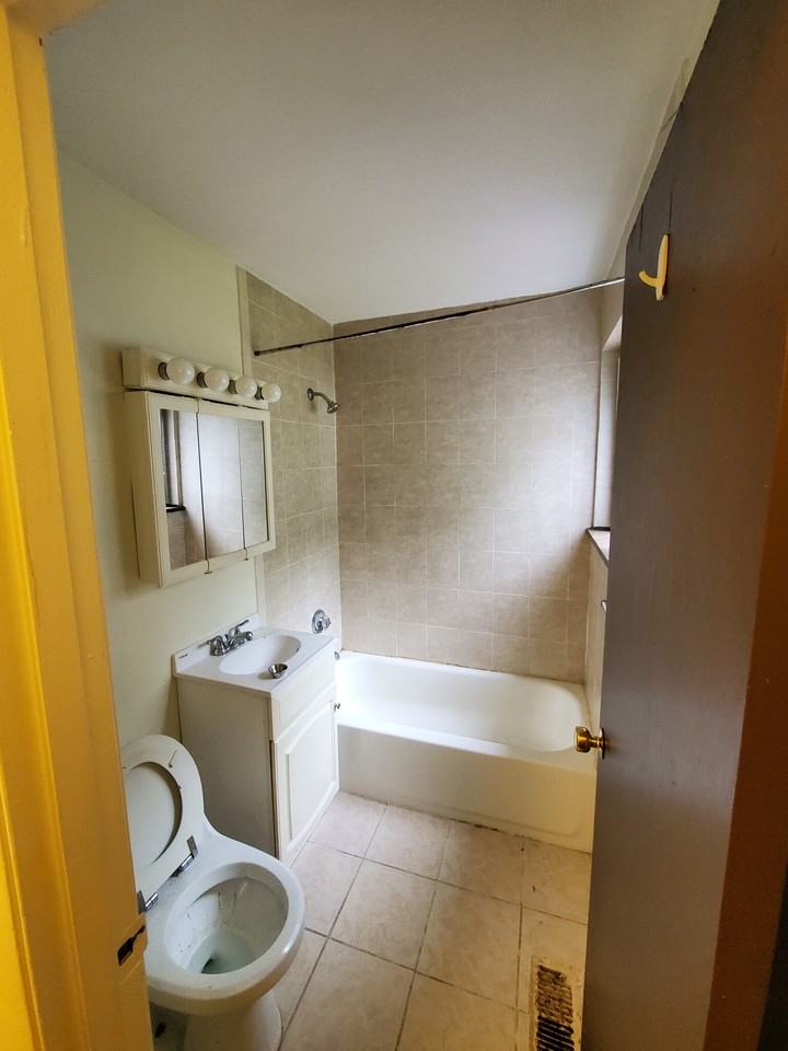 180 Central St #2