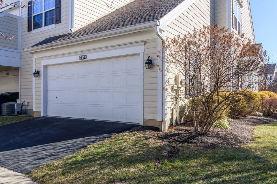 7518 Acela St - Photo 2 of 22