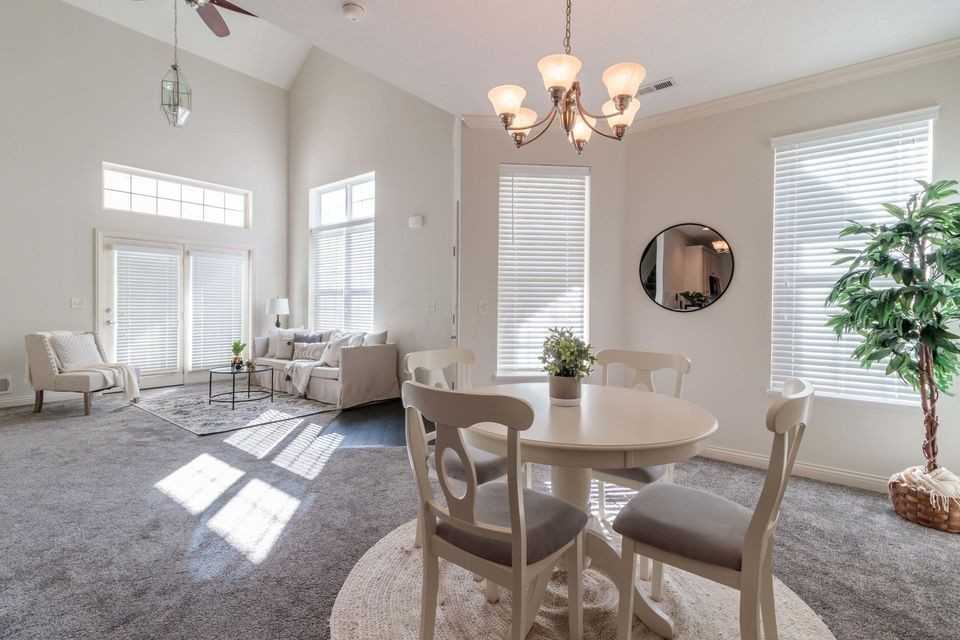 7518 Acela St - Photo 4 of 22