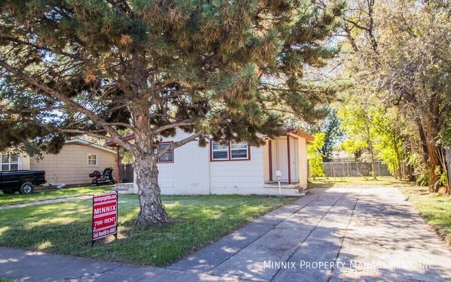 4407 42nd St - Photo 2 of 23