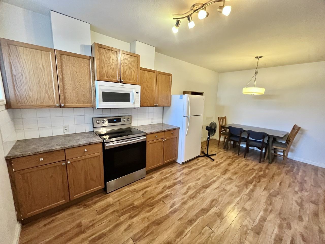 132 Heron Place Fort McMurray, Lower - Photo 2 of 14