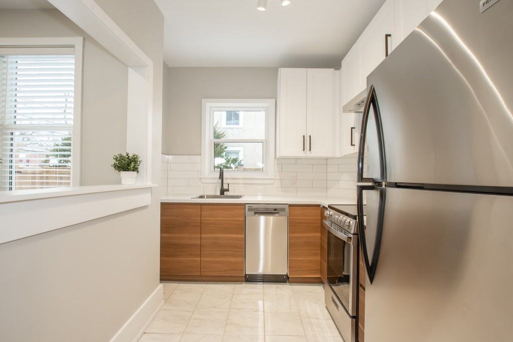 14 Welland Avenue - Photo 7 of 16