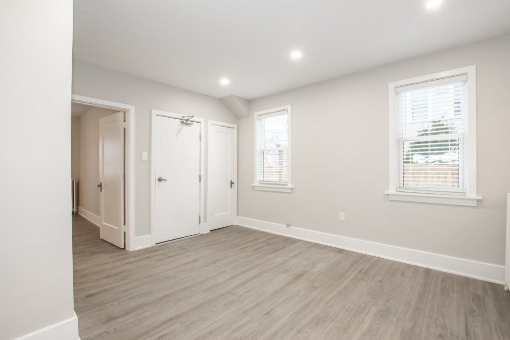 14 Welland Avenue - Photo 2 of 16