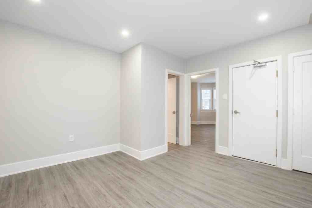 14 Welland Avenue - Photo 5 of 16