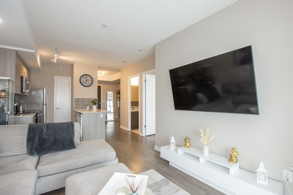 550 North Service Road - 1102 - Photo 5 of 20