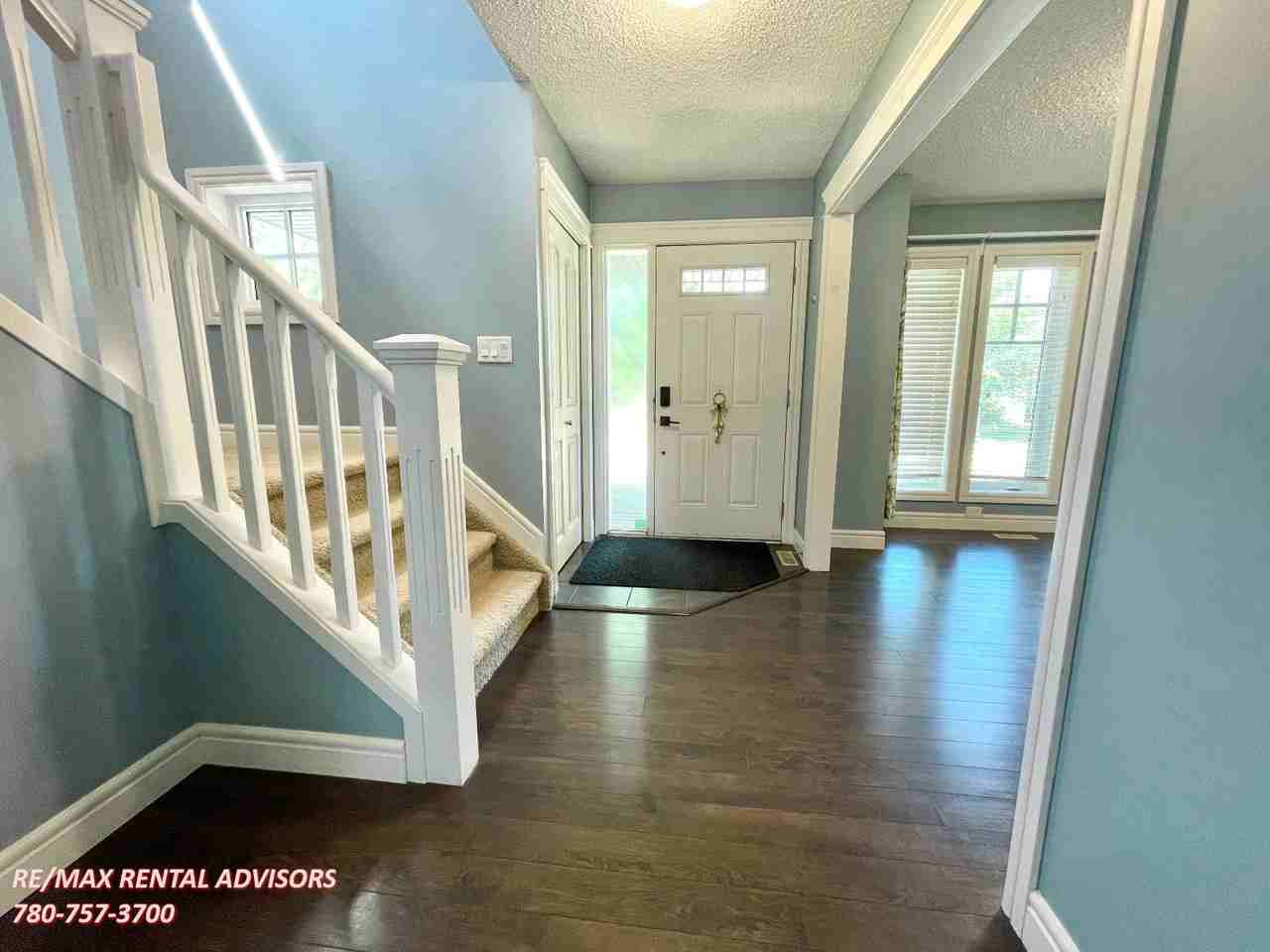 2429 Austin Crescent Southwest - Photo 7 of 26