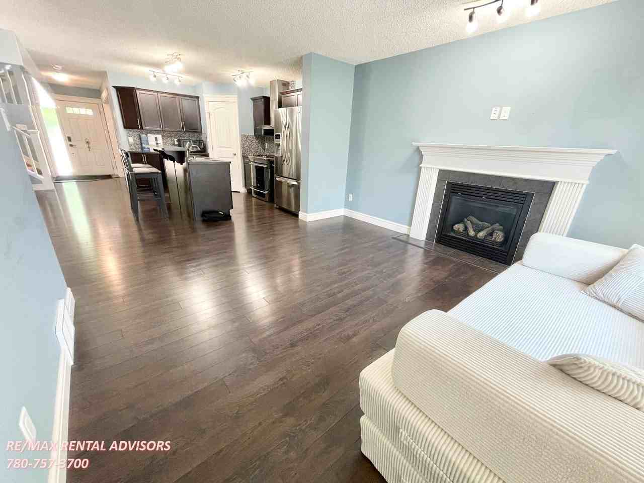 2429 Austin Crescent Southwest - Photo 6 of 26