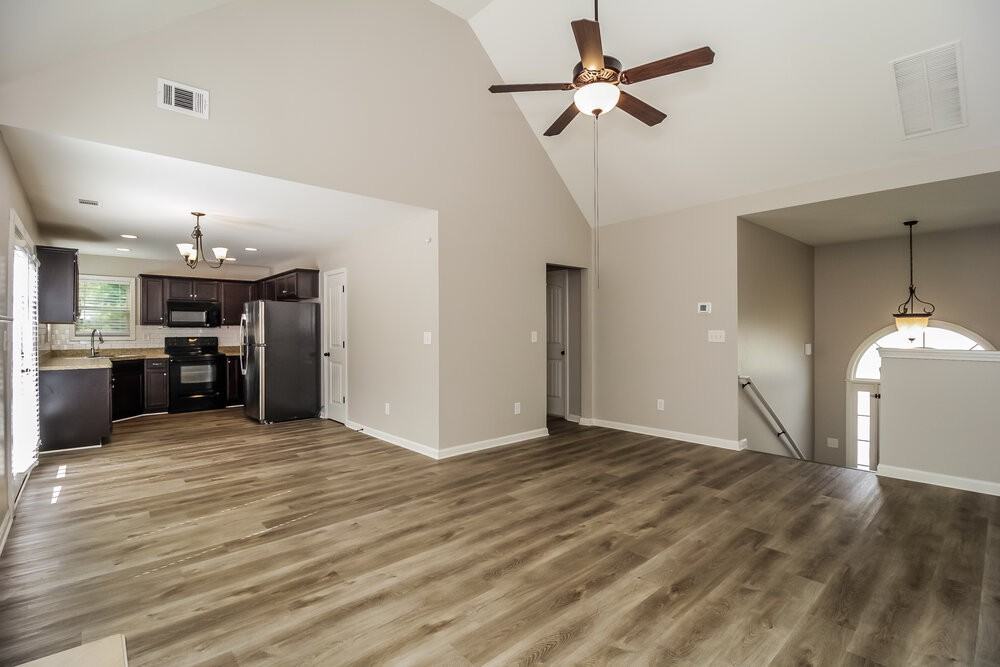 207 Depot Ln - Photo 5 of 17