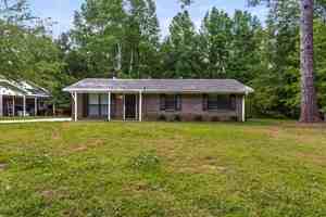 featured image of 5 Silverwood Dr
