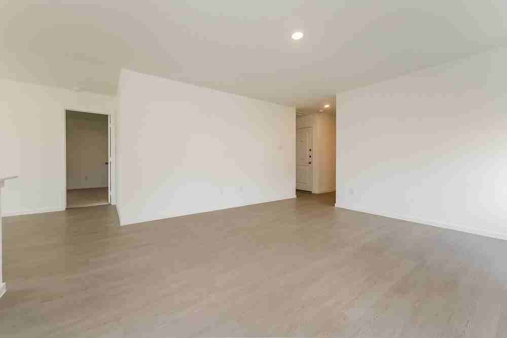 16118 Hatton Dr - Photo 6 of 19