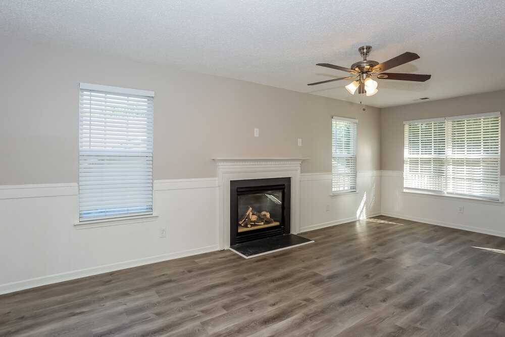 7425 Saddle Trail Ln - Photo 5 of 15