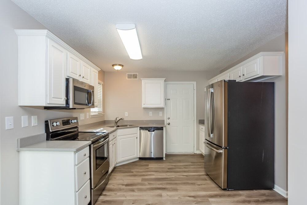 7425 Saddle Trail Ln - Photo 7 of 15