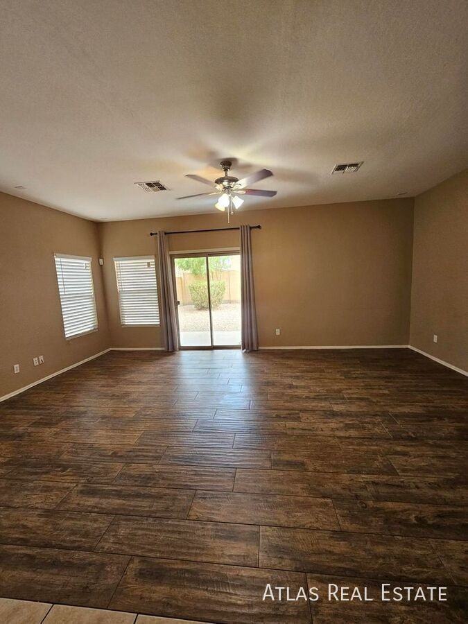 5440 W Park St - Photo 2 of 23