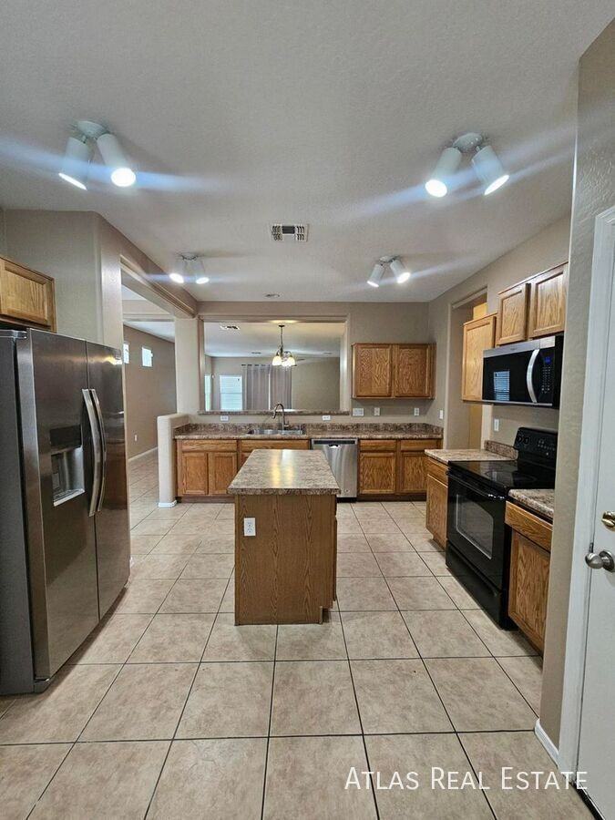 5440 W Park St - Photo 4 of 23