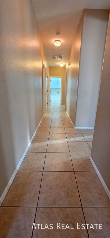 5440 W Park St - Photo 5 of 23