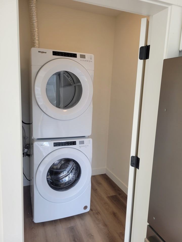 45639 Spadina Avenue ##101 - Photo 3 of 5