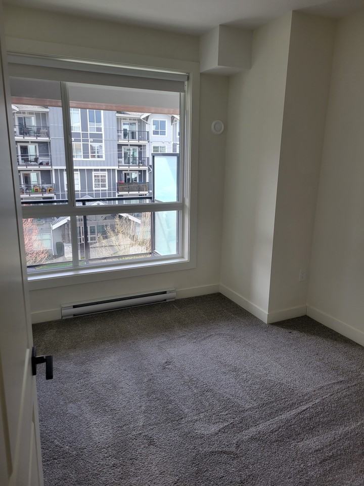45639 Spadina Avenue ##101 - Photo 4 of 5