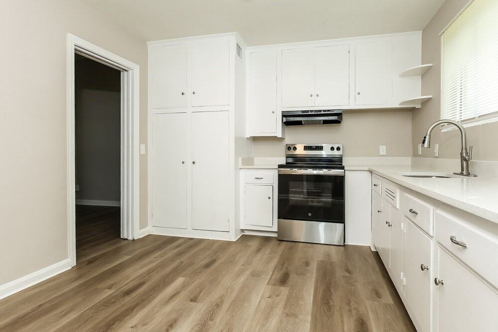 5220 Seaspray Ave - Photo 5 of 16