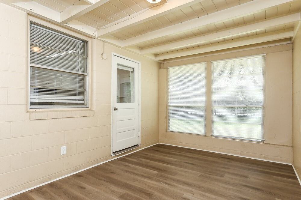5220 Seaspray Ave - Photo 7 of 16