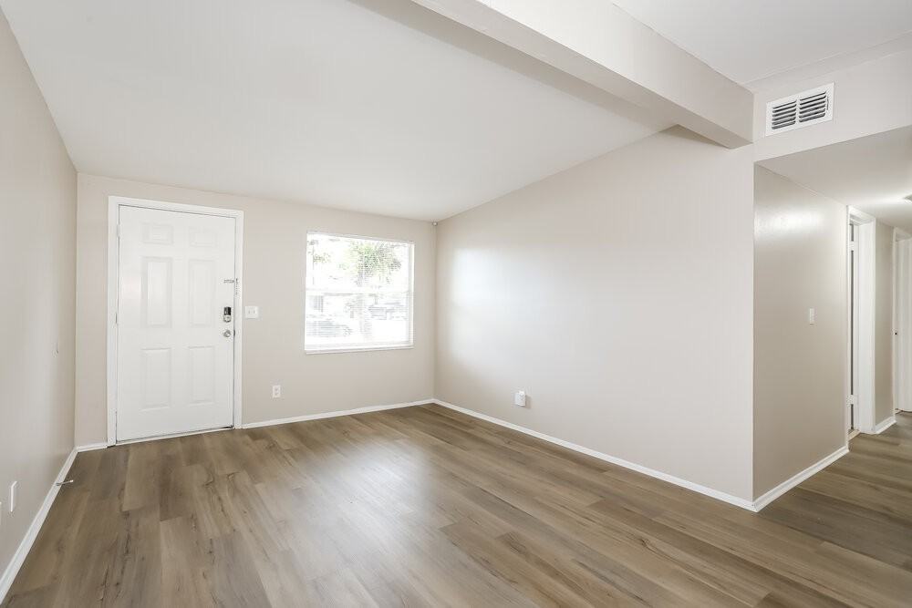 1009 Beckner Ave - Photo 5 of 19