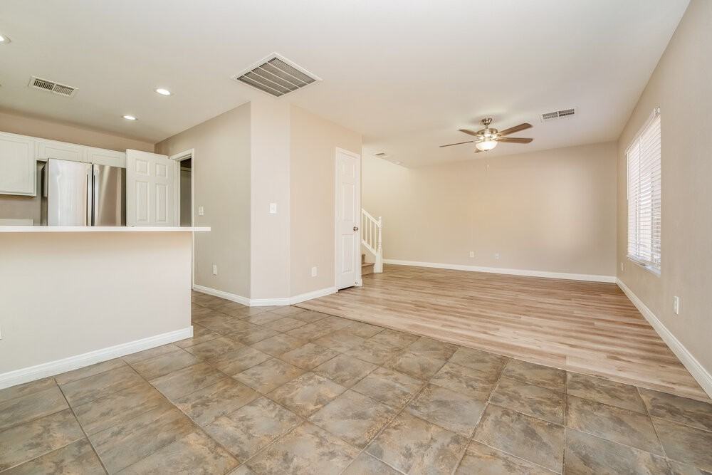 9503 Diamond Bridge Ave - Photo 6 of 17