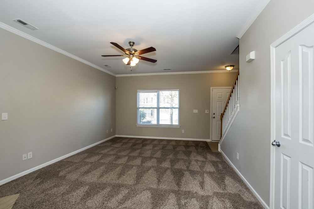 1733 Larne Cir - Photo 4 of 17