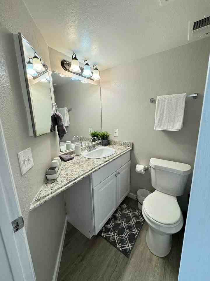 17074 E Tennessee Dr - Photo 2 of 10