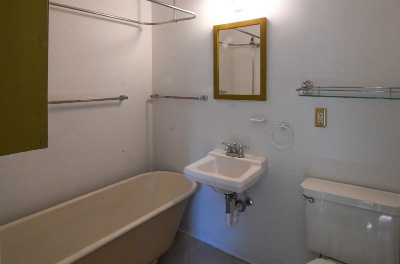1103 W Huron St #1 - Photo 5 of 8