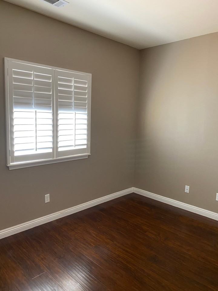 9457 Cedar St - Photo 5 of 7