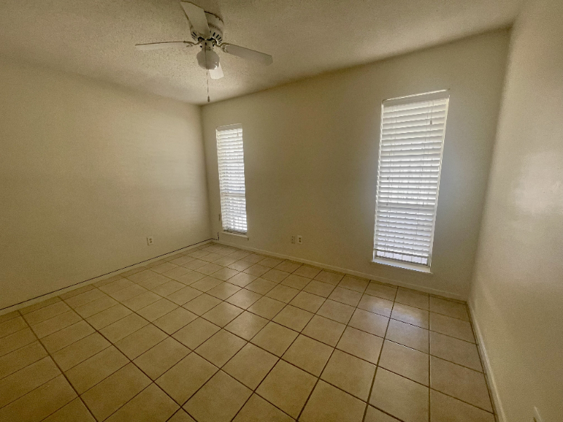 8621 Mettler Dr - Photo 3 of 12