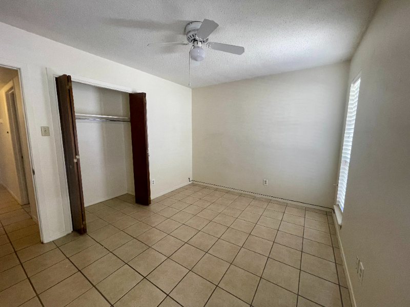 8621 Mettler Dr - Photo 4 of 12