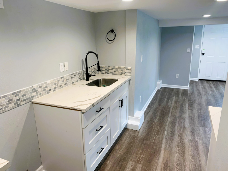 618 11th St - Photo 5 of 11