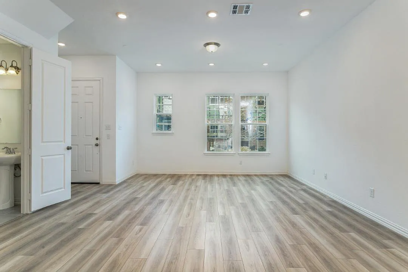 9947 Michael Irvin St - Photo 2 of 16