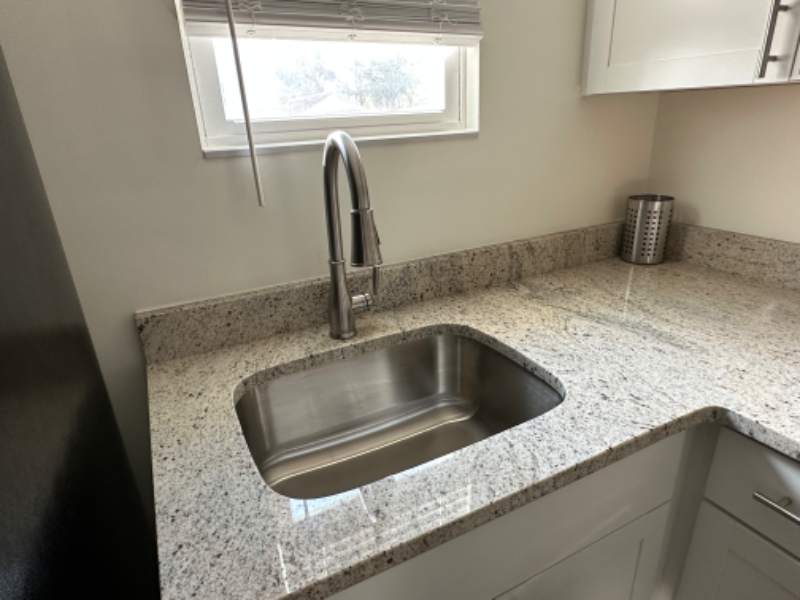 816 10th St Sw - Photo 3 of 8