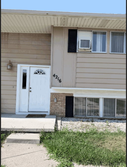 4216 Woodworth Ave - Photo 2 of 17