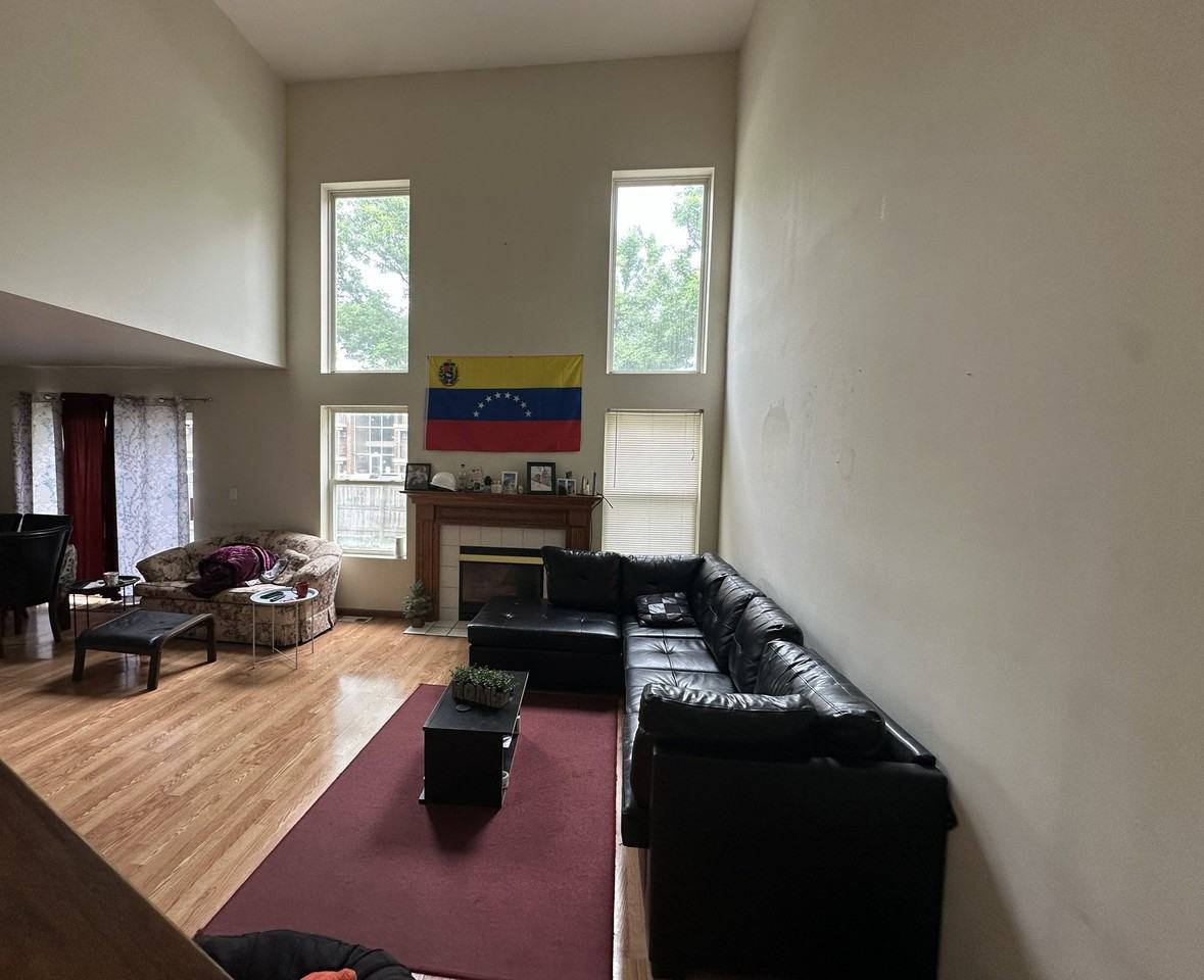 127 Tara Ln - Photo 5 of 18