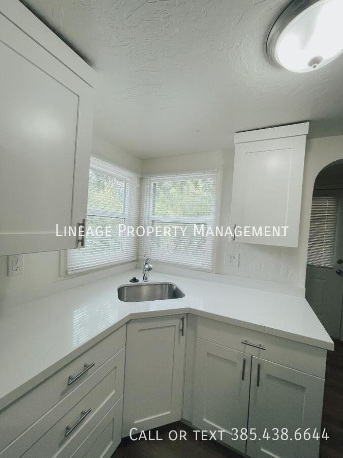 753 E Scott Ave - Photo 3 of 10