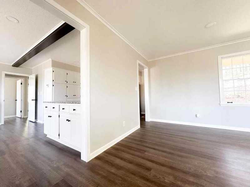 2308 Bluecutt Rd - Photo 4 of 37