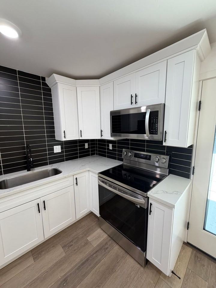 3523 Louisiana St - Photo 5 of 19