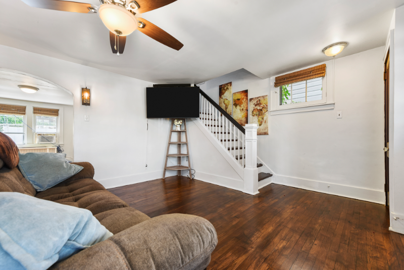 410 Eureka St - Photo 5 of 15