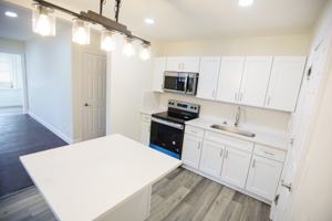 featured image of 1355 W 13th St